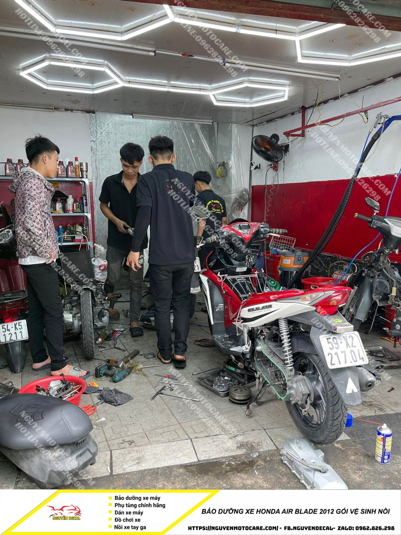 Bảo dưỡng xe Honda AB 2012 vệ sinh nồi