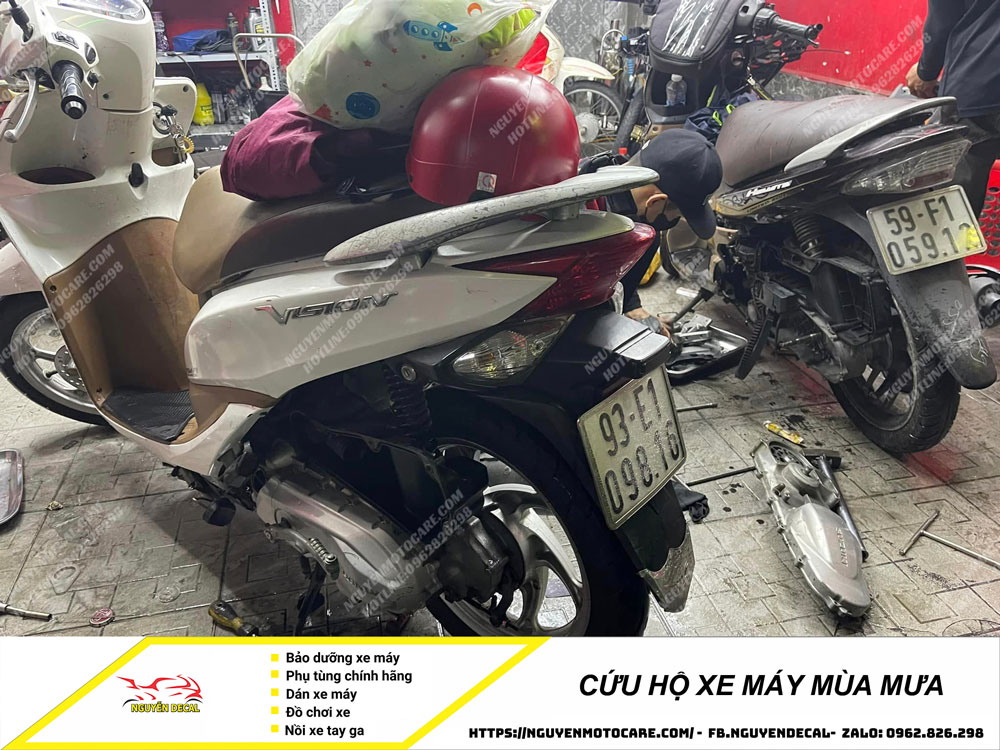 Cứu hộ xe máy mùa mưa bão