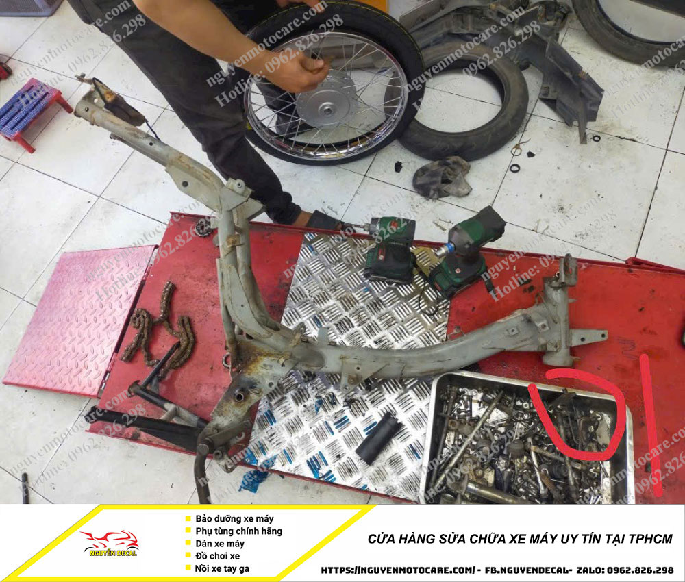 Cửa hàng sửa chữa xe máy tại TPHCM